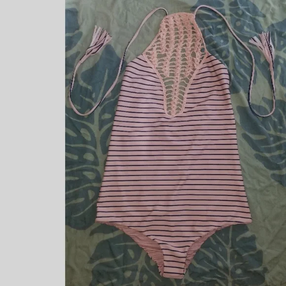 Acacia cape cod teahupoo onepiece M NWOT teahupo'o - Picture 7 of 12